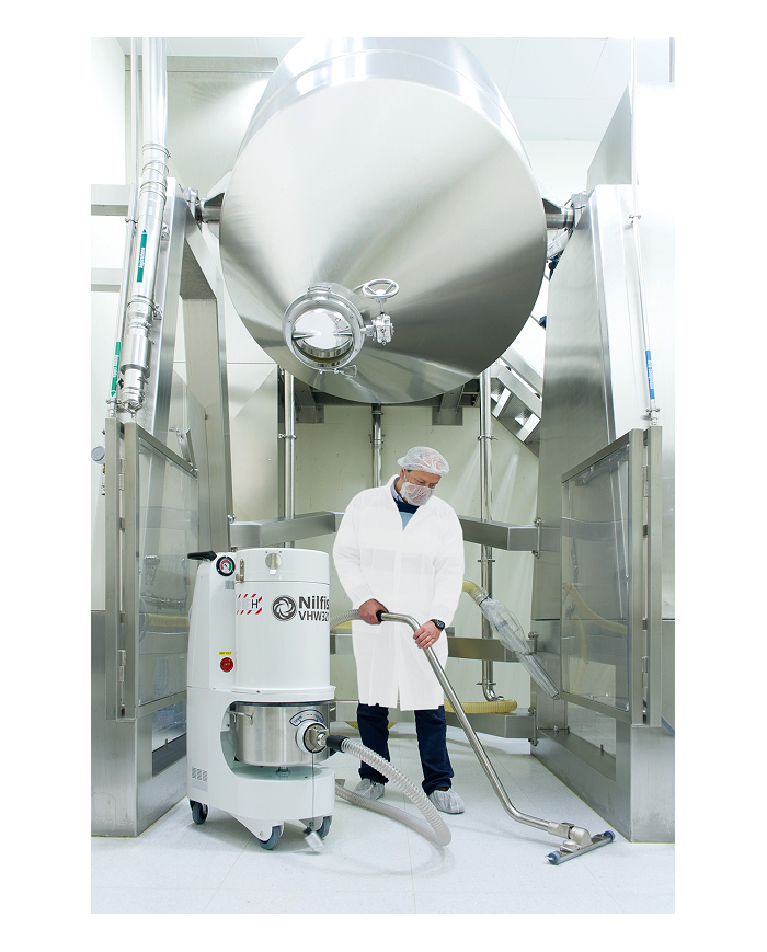 ASPIRATEUR POUSSIÈRES